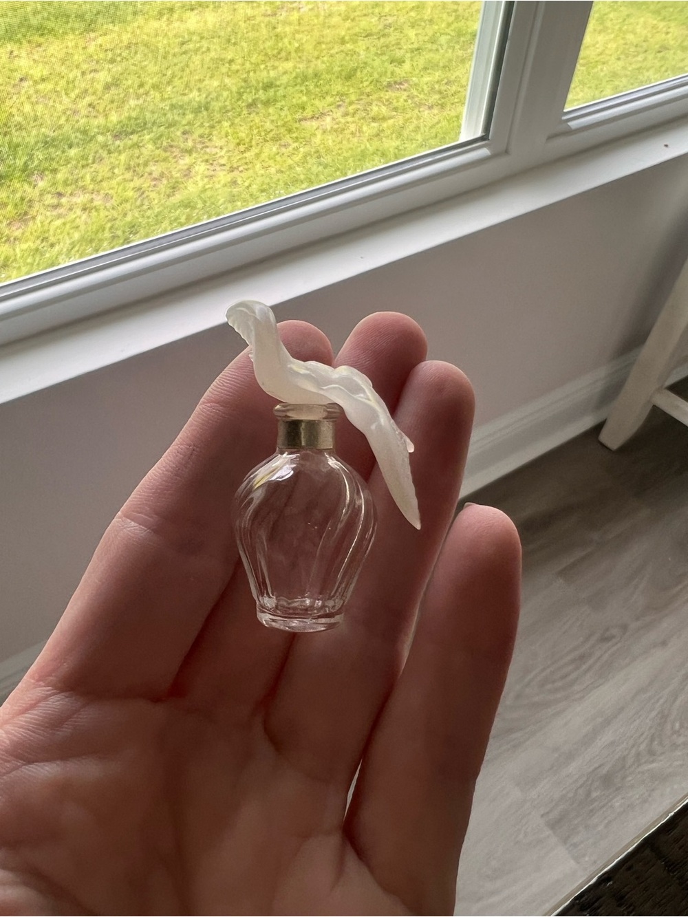 L'Air du Temps by Nina Ricci Clear Glass Mini Fragrance Bottle with birds topper